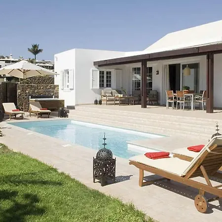 Вилла Puerto Del Carmen Sleeps 6 Pool Wifi T691337 *